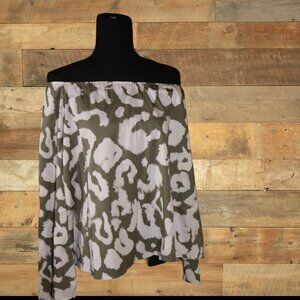 Elizabeth & James Blouse, Size Large Green & White